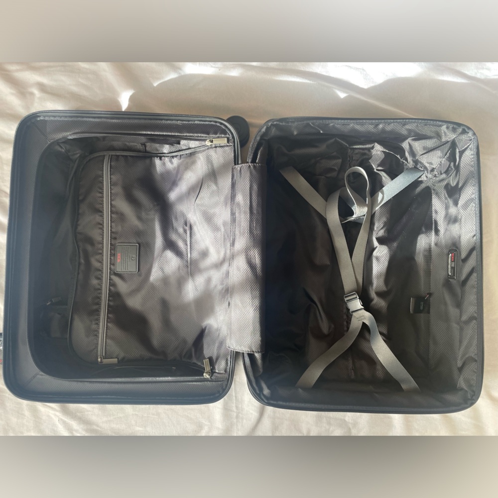 TUMI 19 DEGREE International Expandable 4 Wheeled Carry-On - Picture 4 of 17